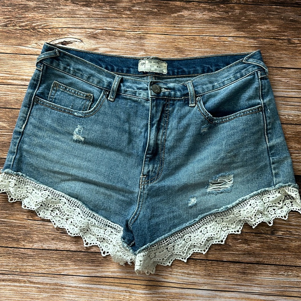 Free People Embroidered Shorts - SZ 31